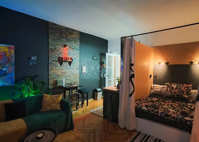 Central Apartment With Monkey Vibes