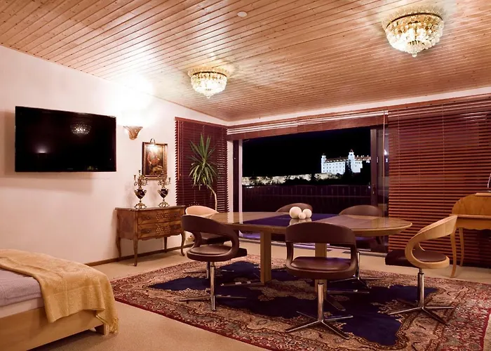 Panoramic Castle Suite With Free Private Parking