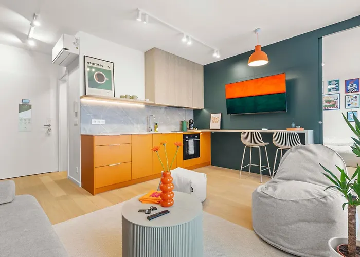 Lam Orange Ac - Balcony