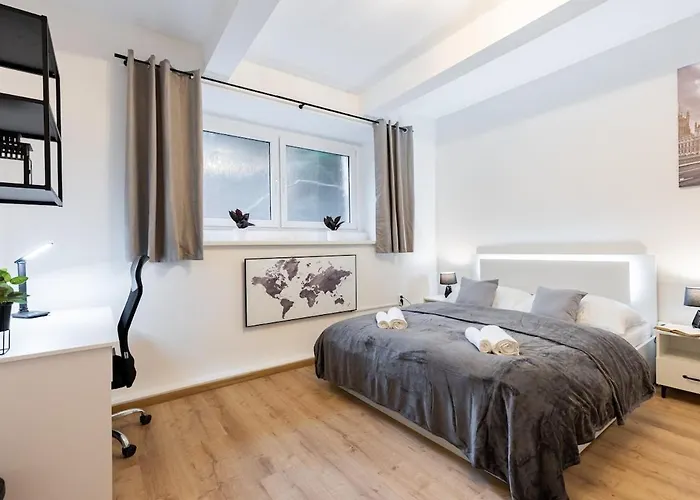 Calm Center Modern Apartment