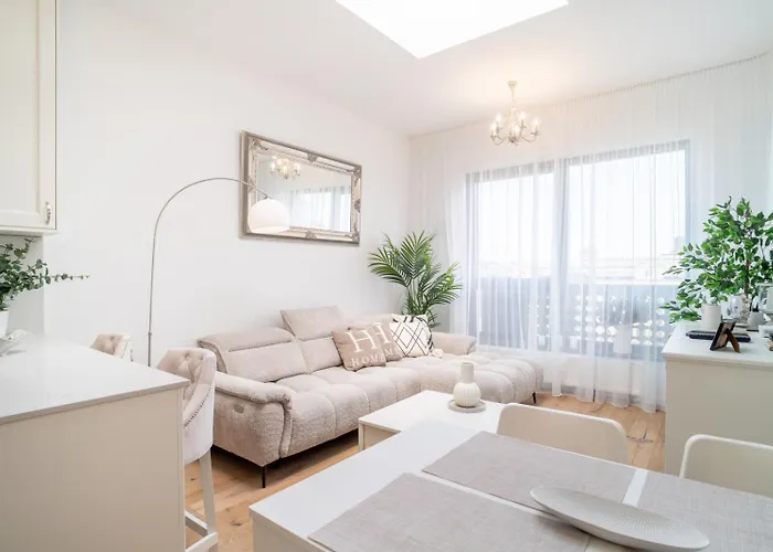 Unforgettable Old Town Apartment
