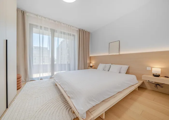 Cloud 9 Pri Myte Elegance - Brand New Apartment With Free Parking