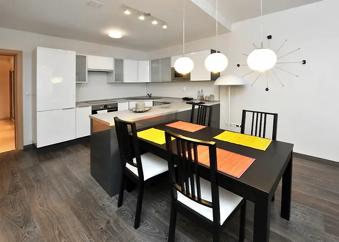 Aplend City Laurinska 11
