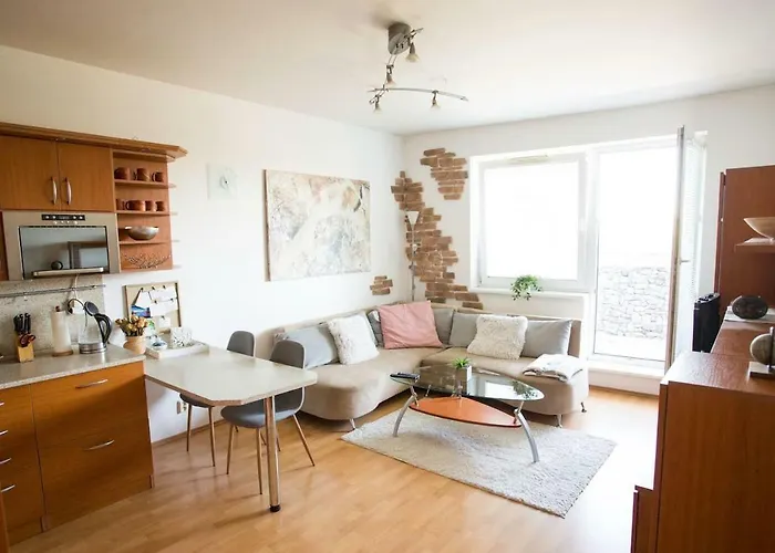 Cozy Apartment Btw Centre And Airport - Private Host - No Invoice
