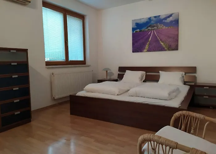Kate & Jenny - Two-Level Apartment In The Old Town