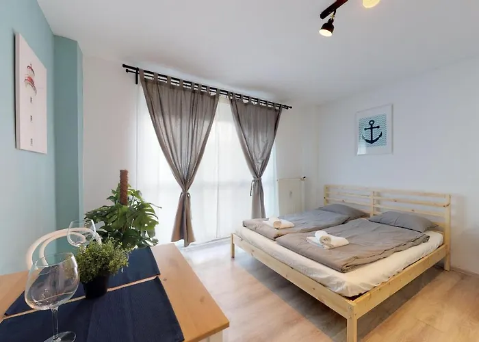 Studio Steps From Nivy & Main Bus Station