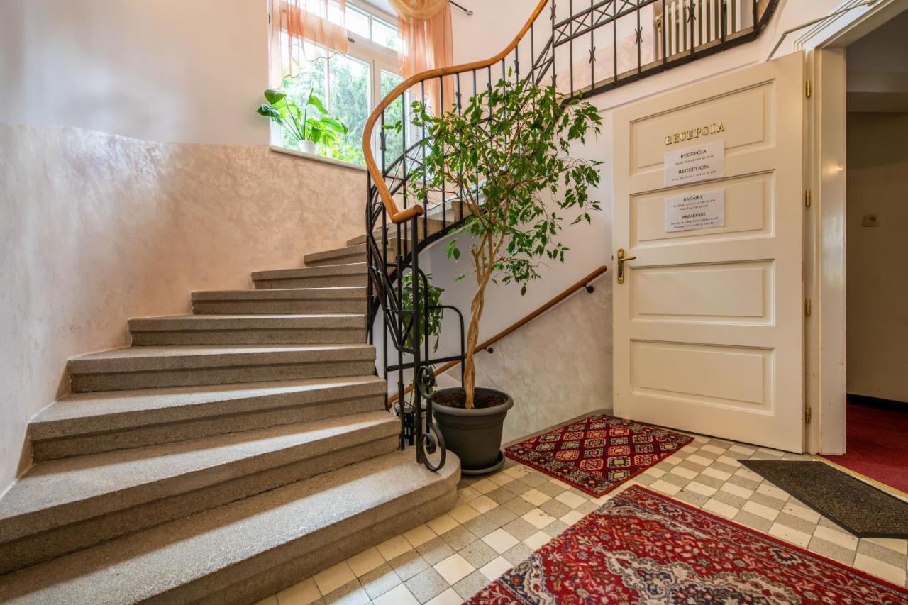 Arcus Garden Khách sạn 3*