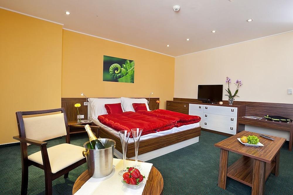 Viktor 3* Bratislava