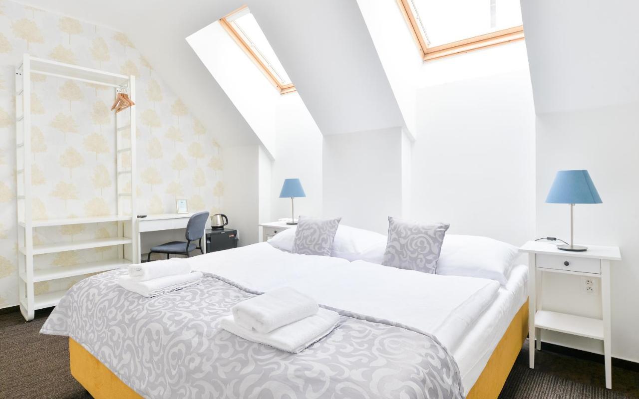 Bluebell Hotel Pressburg