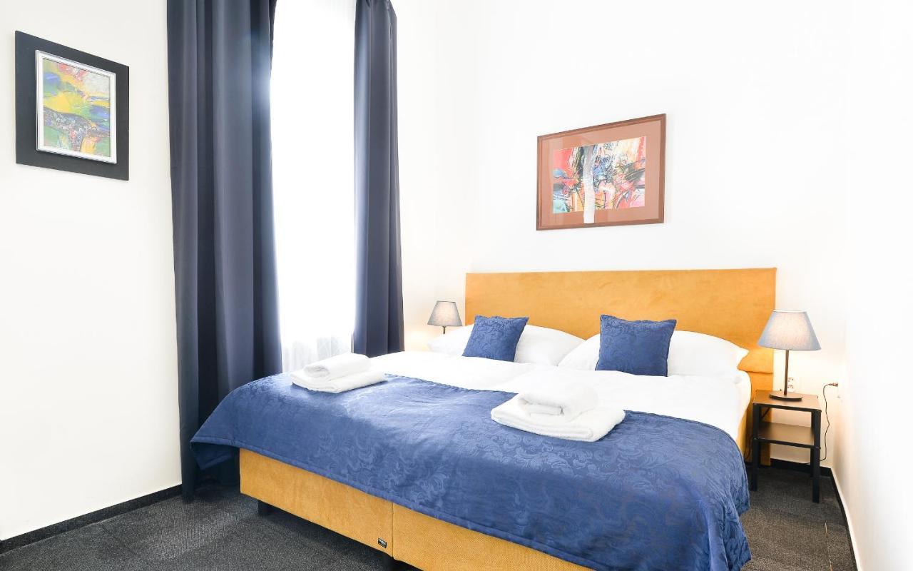 Bluebell 3* Pressburg