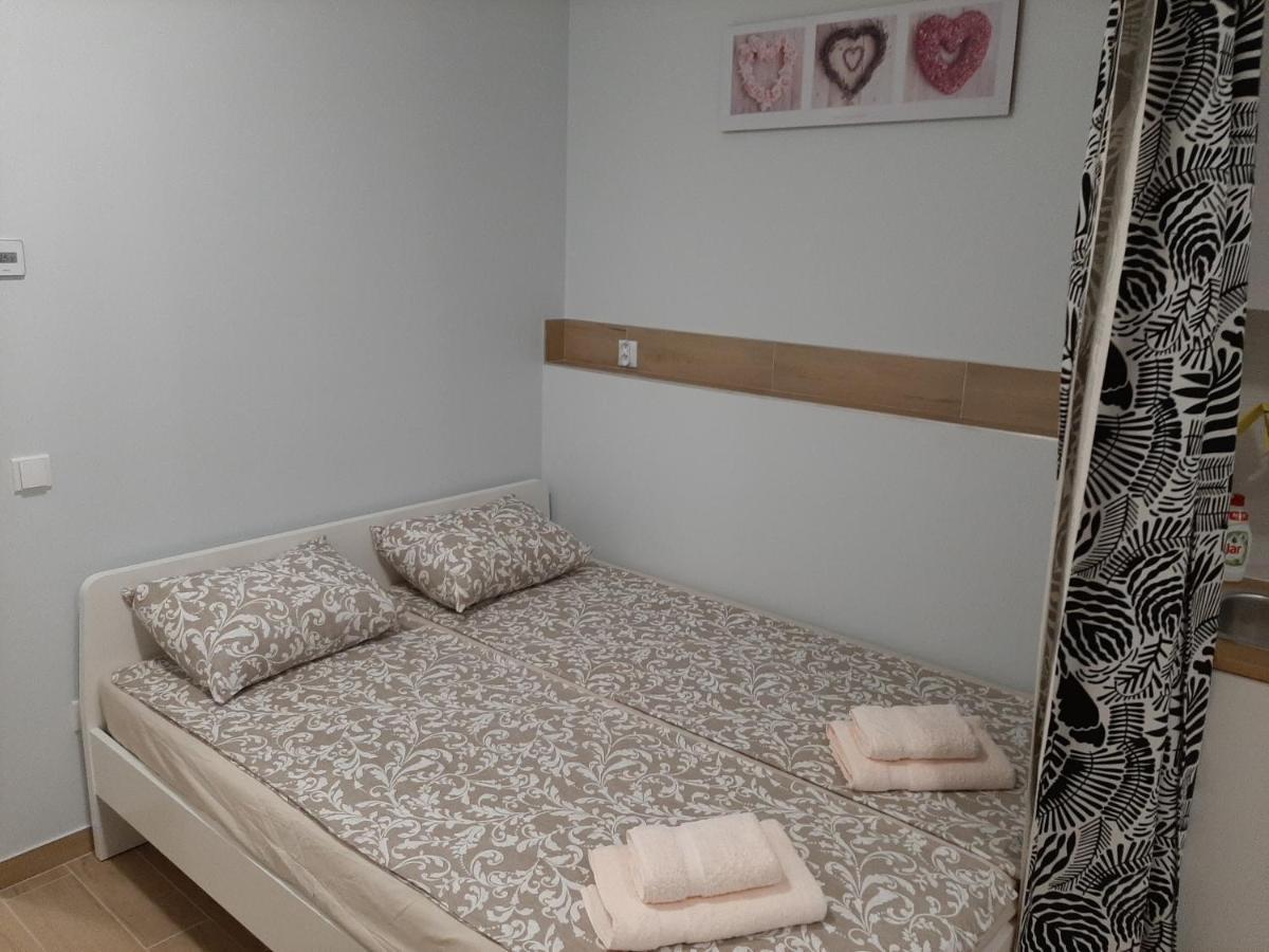 Cherry & Free Parking Pressburg