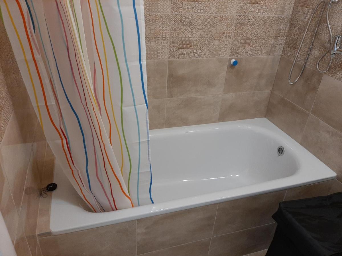 Cherry & Free Parking Apartment Pressburg