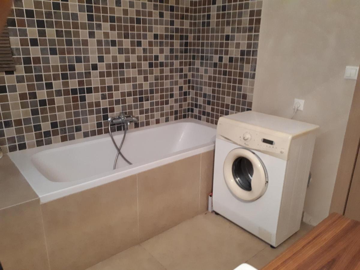 Apartment Utulny V 15 *