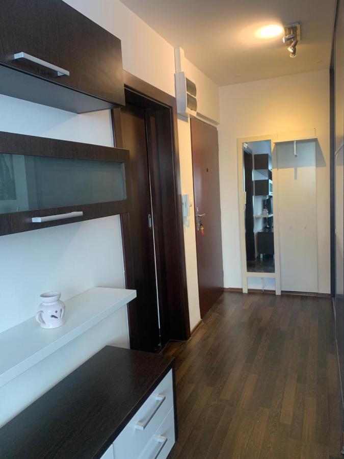 Nice, New Apt With All You Need. Great Location.