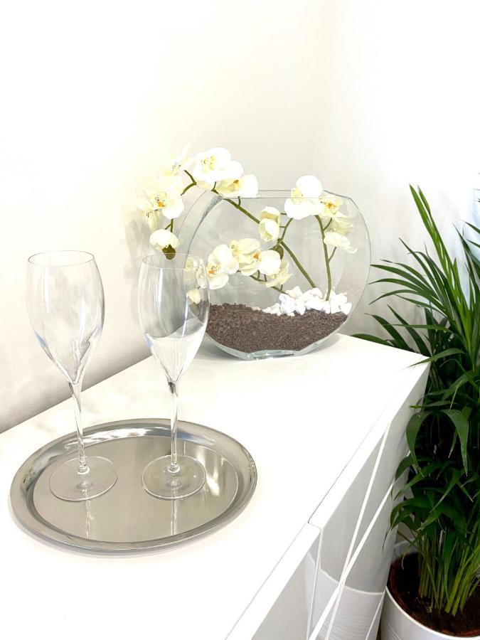 Oase - Luxurious Near The Center With Free Parking Apartment