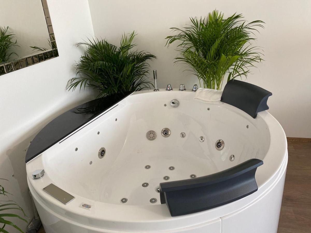 Oase - Luxurious Near The Center With Free Parking Apartment Bratislava