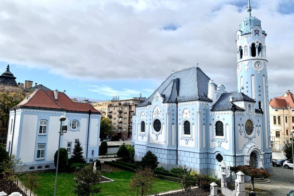 New, Beautiful With Parking In Location! * Bratislava