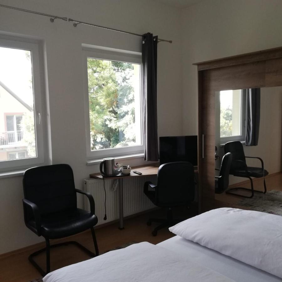 Rezident Consult S.r.o. Guest house *