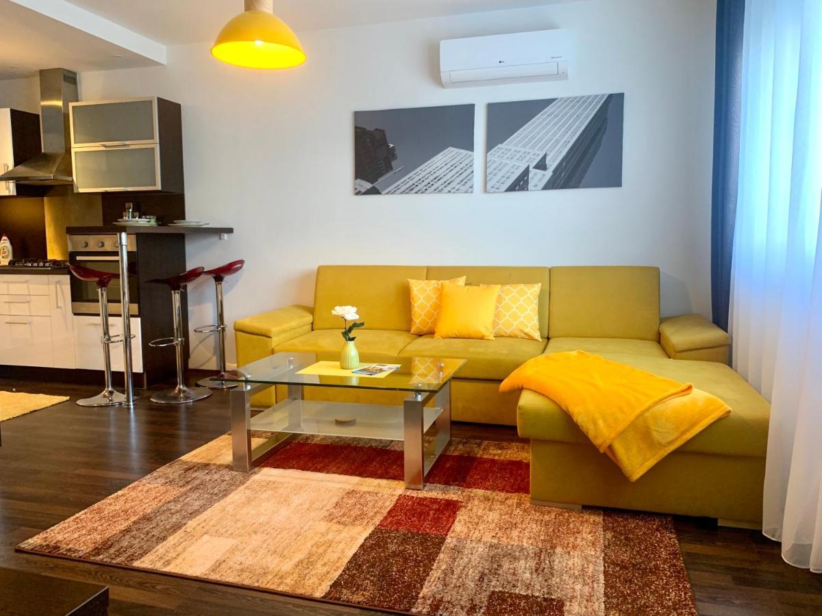 Căn hộ Nice, New Apt With All You Need. Great Location.