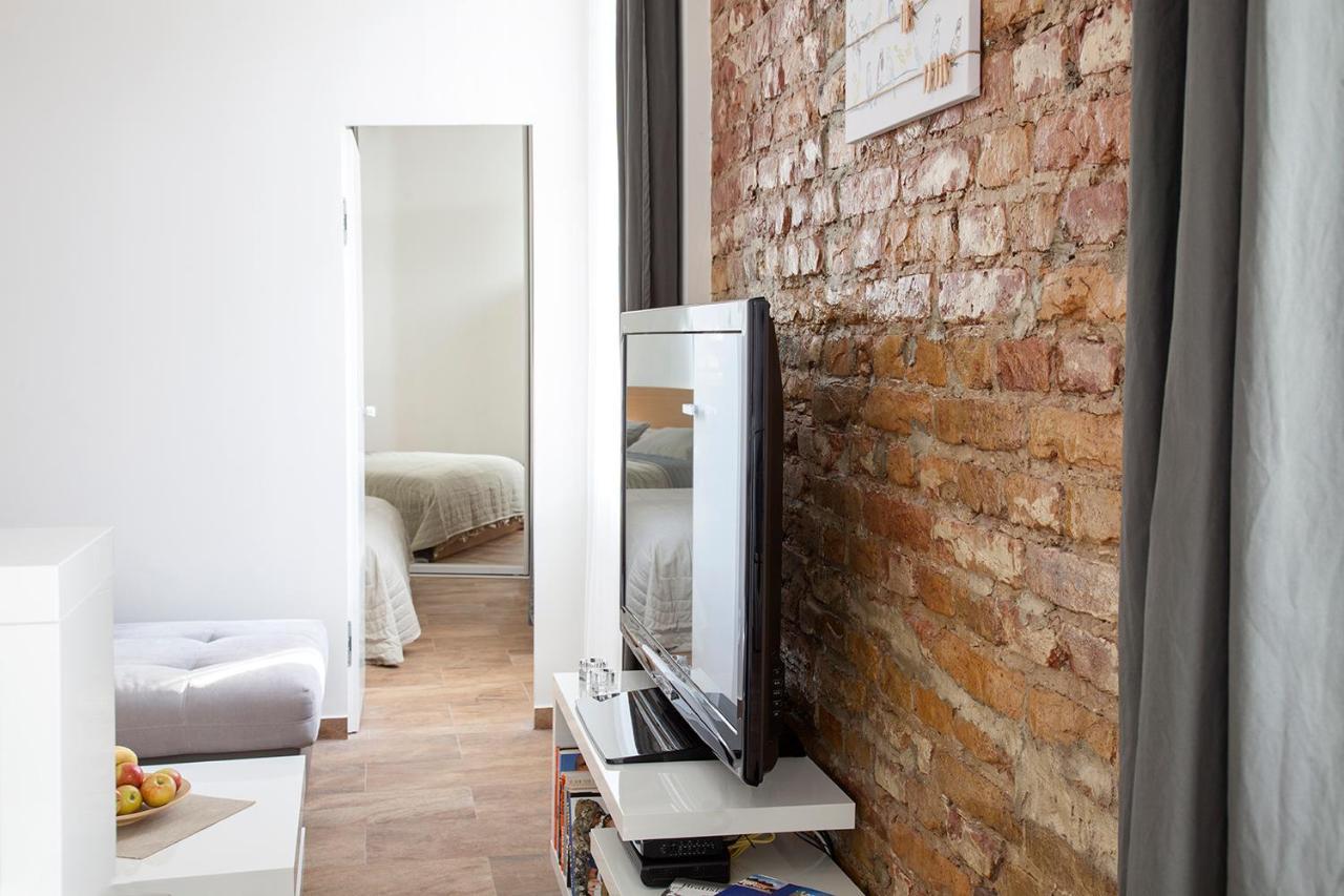 Stylish In The Centre Apartment *