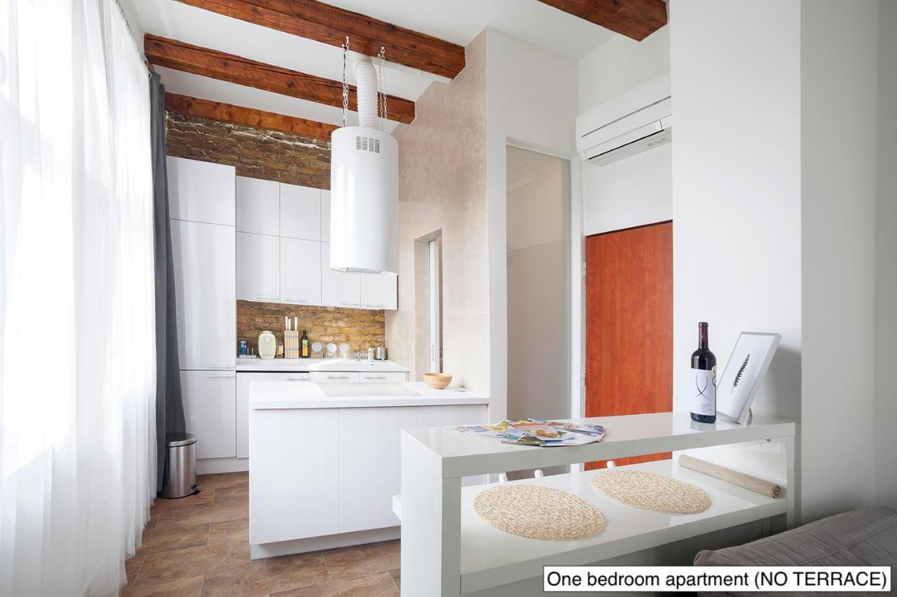Stylish In The Centre Apartment