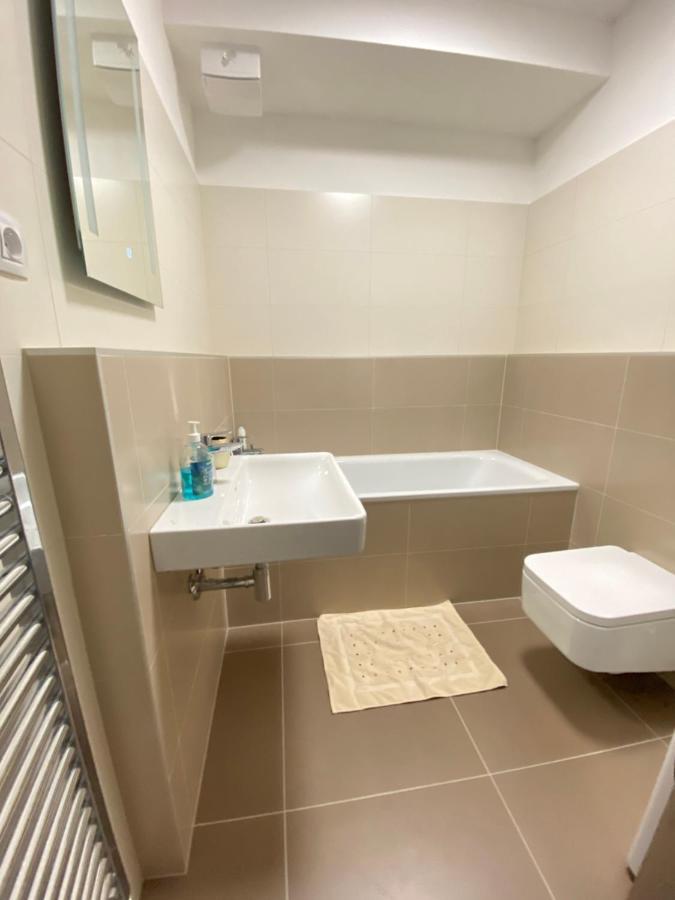 Apartment New Luxury Centre With Panoramic View, Free Parking