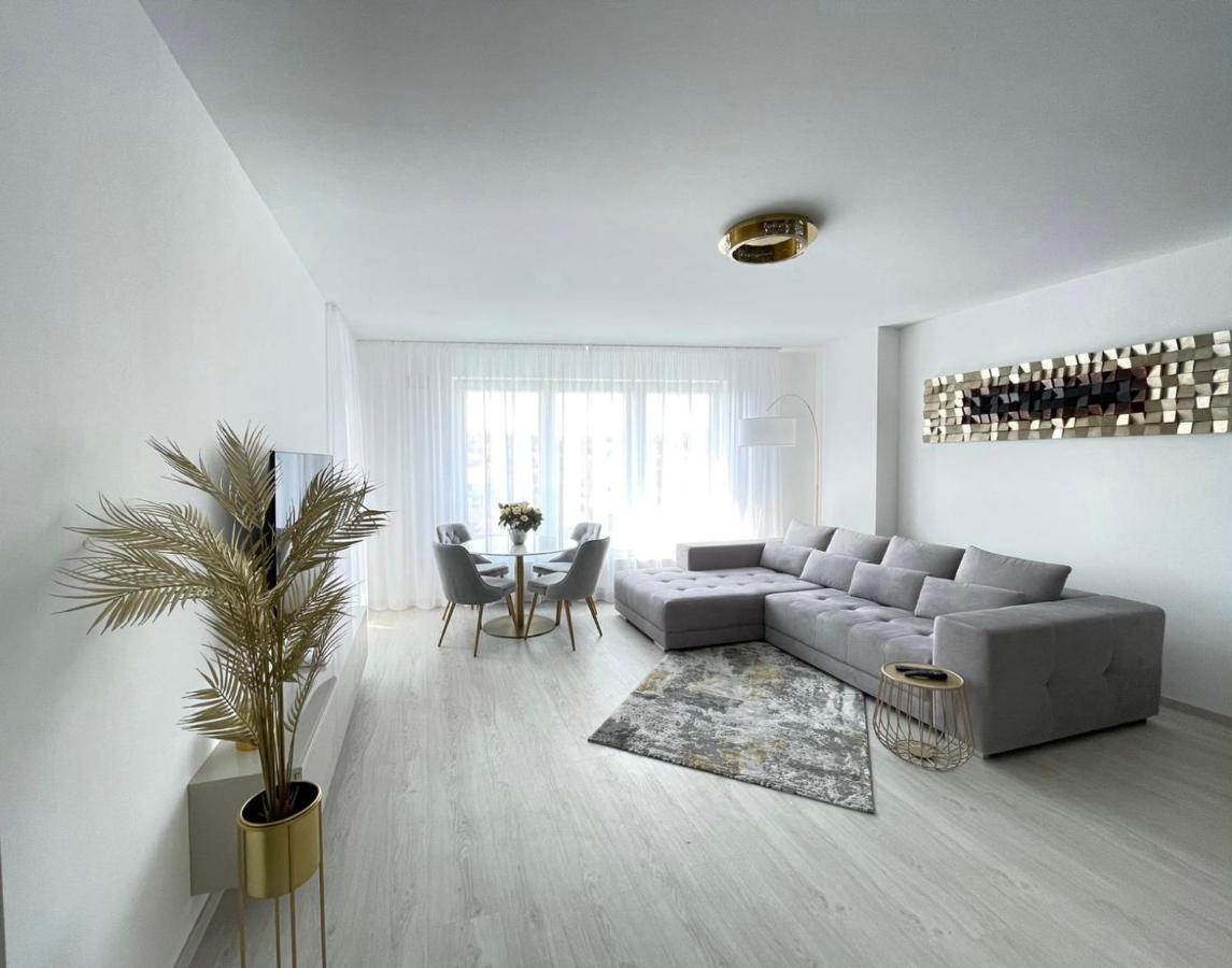 New Luxury Centre With Panoramic View, Free Parking * Bratislava