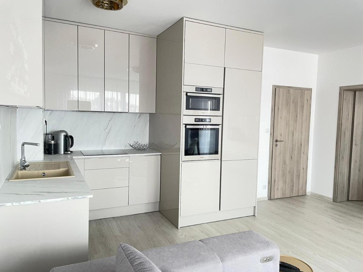 New Luxury Centre With Panoramic View, Free Parking Apartment