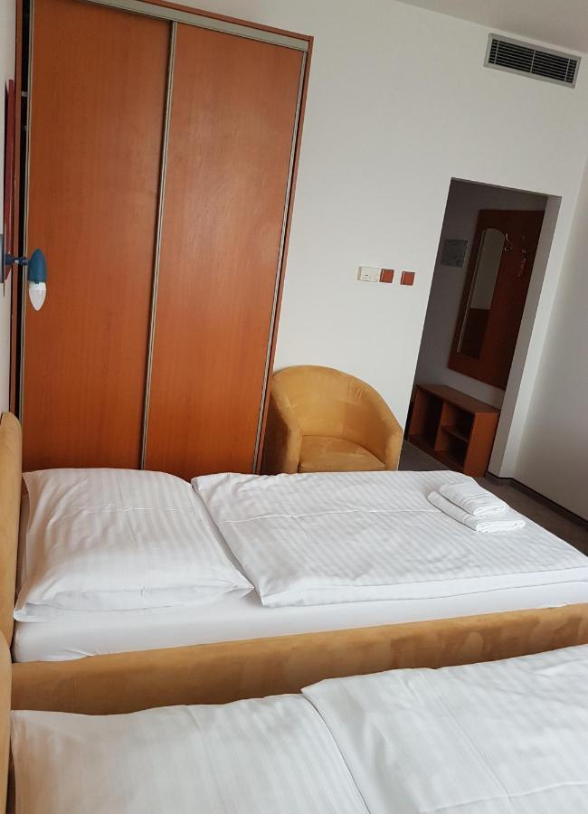 Student House *