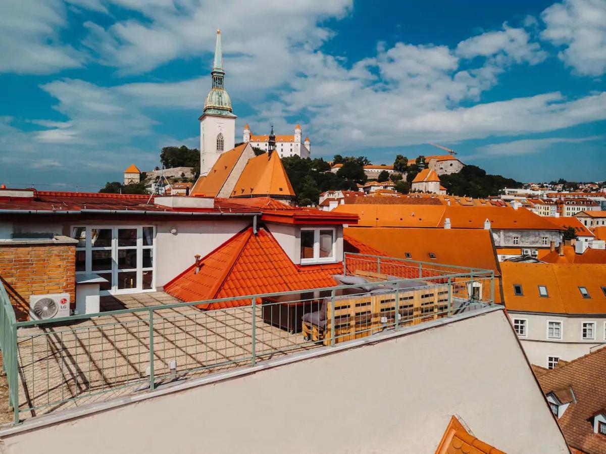 Apartment Majestic Views From A 60m2 Private Terrace - Castle, Cathedral, Old Town Pressburg