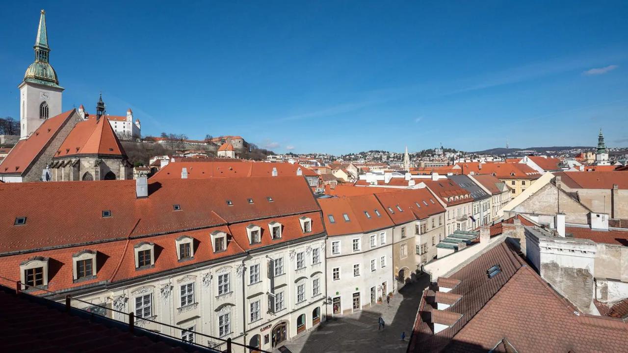 Majestic Views From A 60m2 Private Terrace - Castle, Cathedral, Old Town Apartment *
