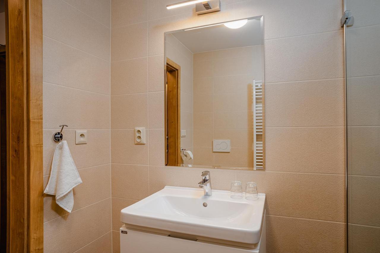 Hotel Garni Dock 3*
