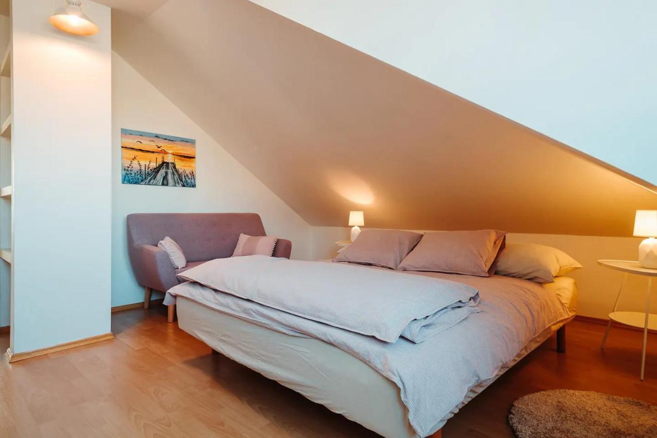 Apartment Majestic Views From A 60m2 Private Terrace - Castle, Cathedral, Old Town *