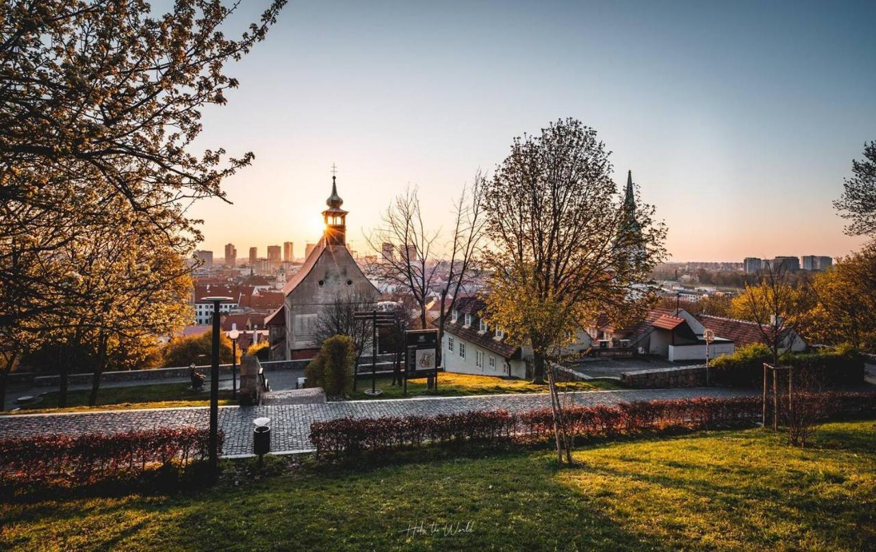 Majestic Views From A 60m2 Private Terrace - Castle, Cathedral, Old Town