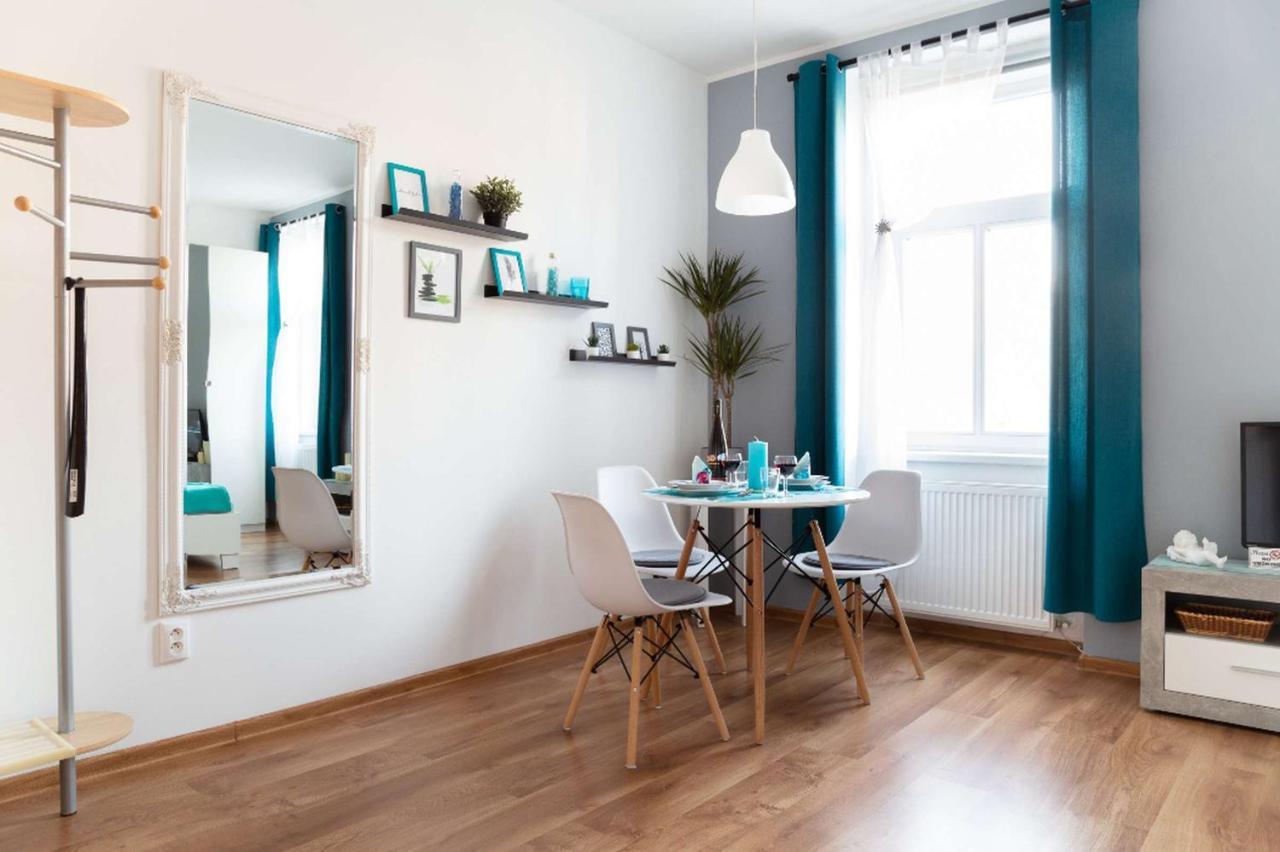 Jonas - Great Location Near Center Apartment *