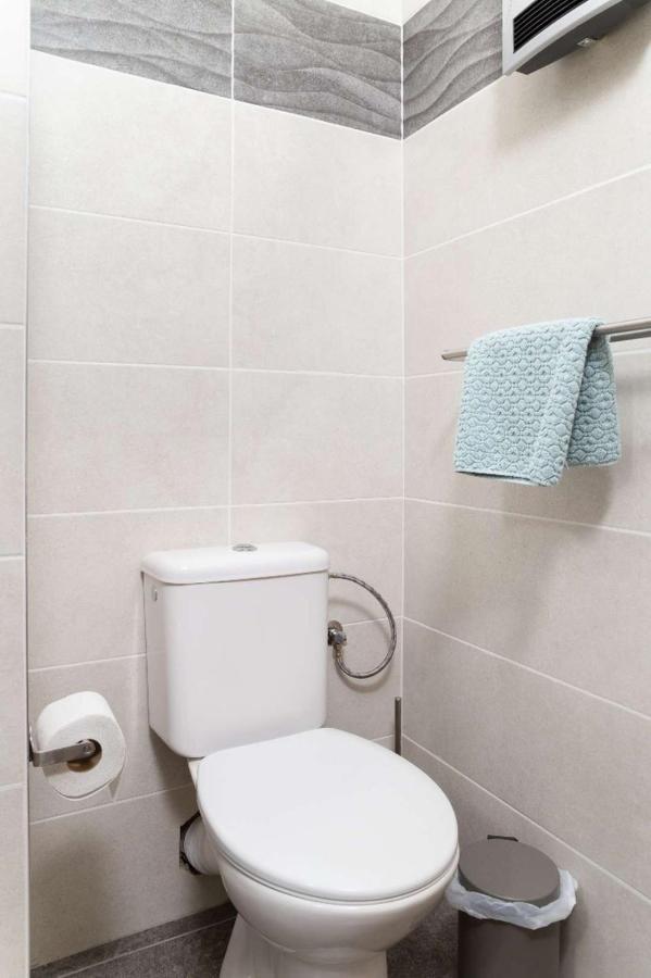 Jonas - Great Location Near Center Apartment