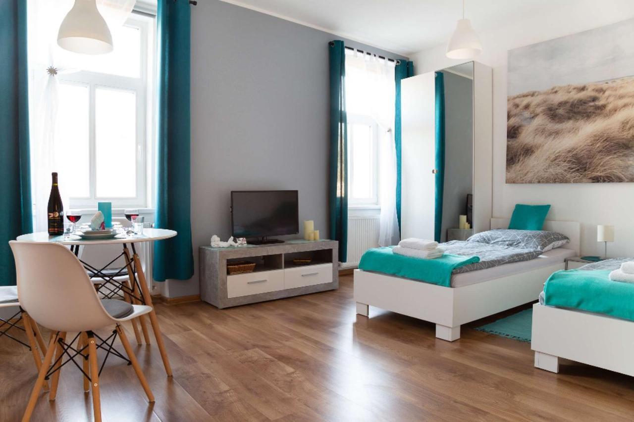 Jonas - Great Location Near Center Apartment