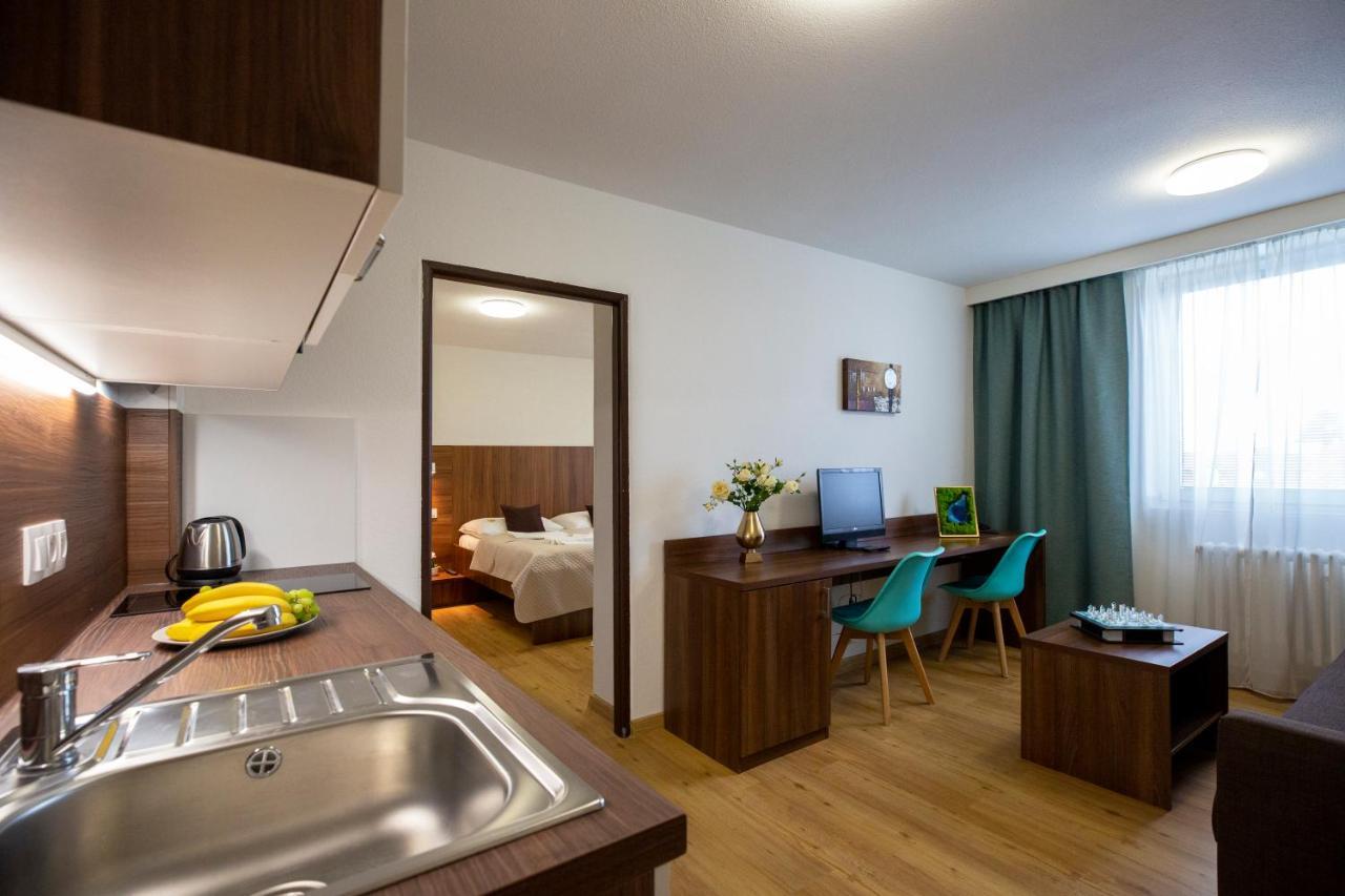 Wx Hotel