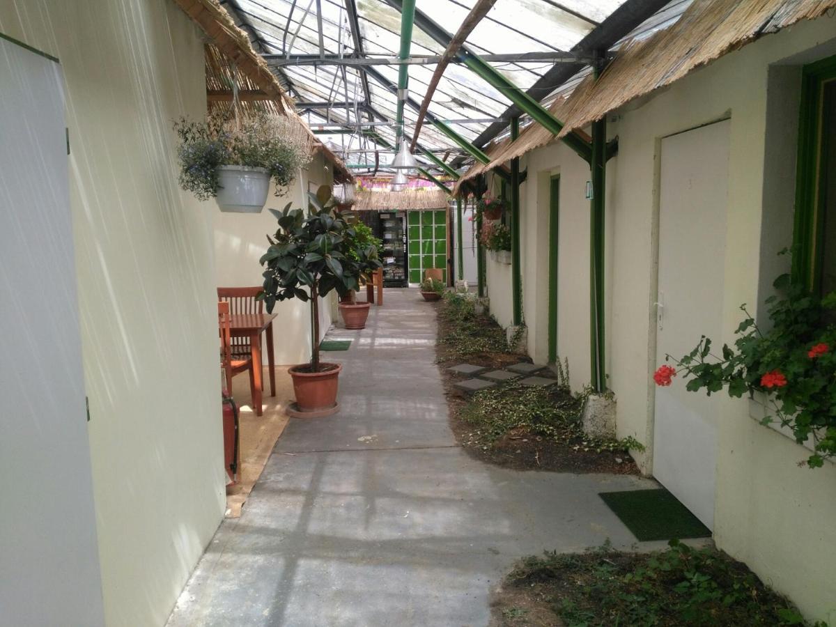 Gasthof Rastlinky.sk Greenhouse Guestrooms