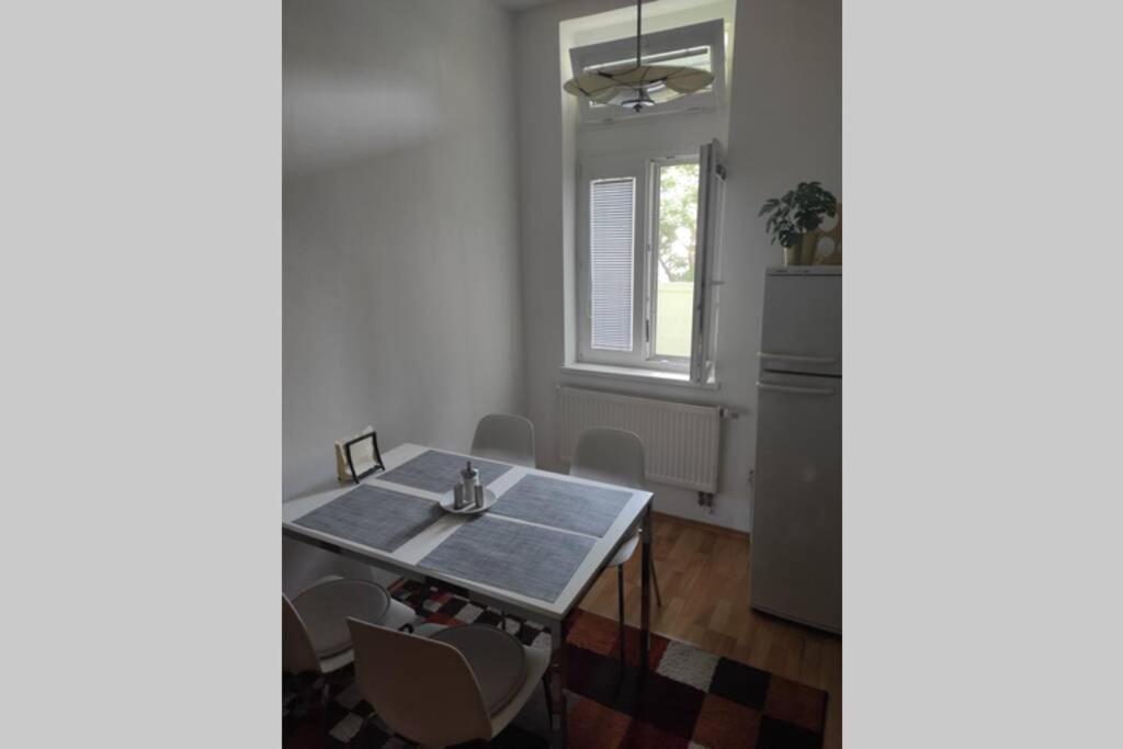 Silent Flat With Sauna In The Centre Of Bratislava, 7min Walking Distance To Downtown Căn hộ