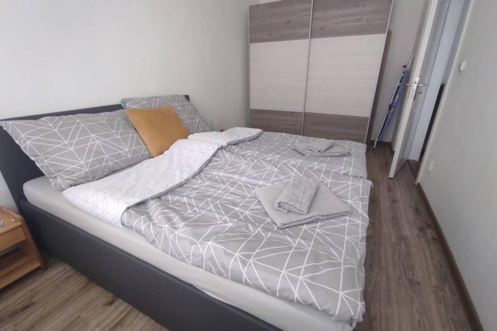 Silent Flat With Sauna In The Centre Of Bratislava, 7min Walking Distance To Downtown Bratislava