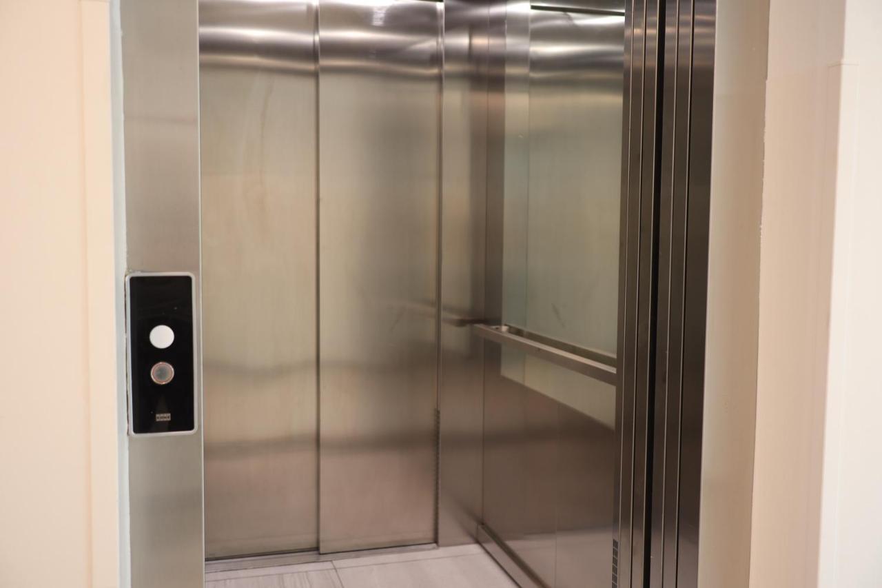 Apartment Center Private Parking Included *