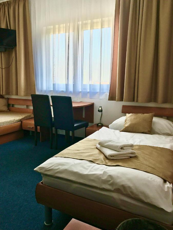 Hotel Remy 2*