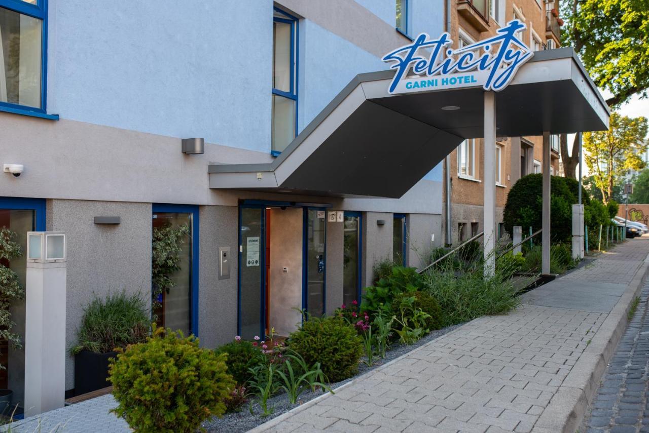 Felicity Garni Hotel
