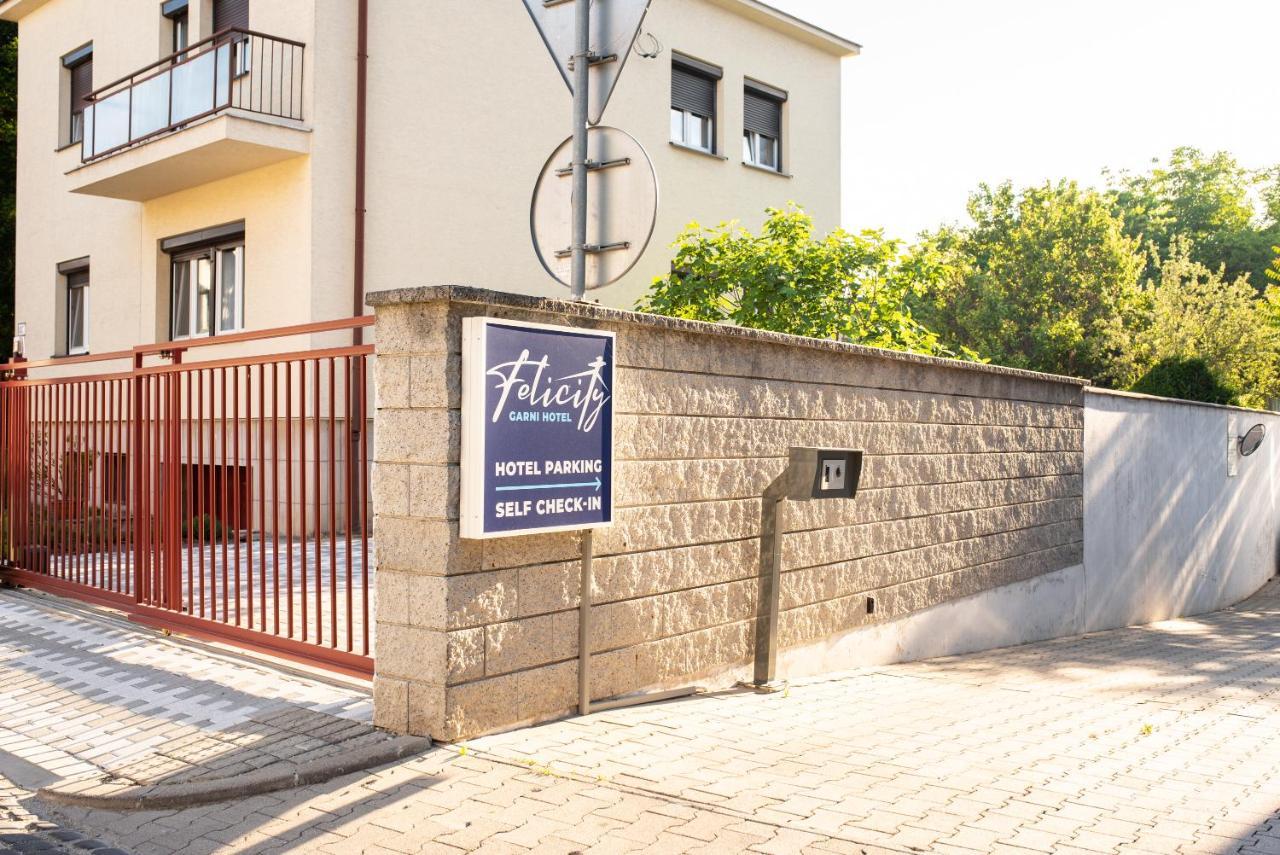 Hotel Felicity Garni 3*