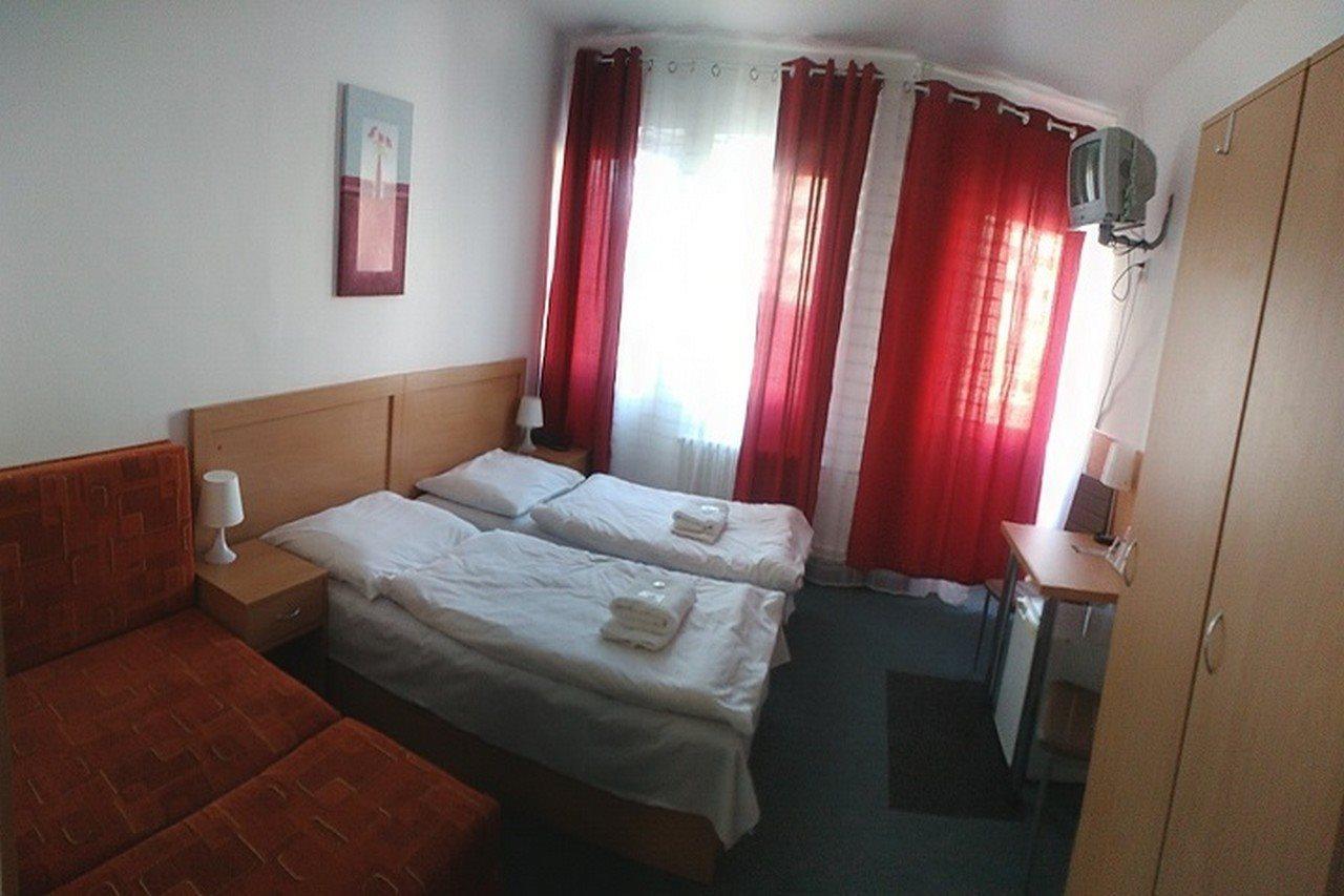 Hotel Plus