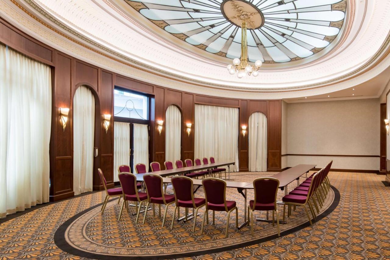 Hotel Radisson Blu Carlton Hotel, 4*