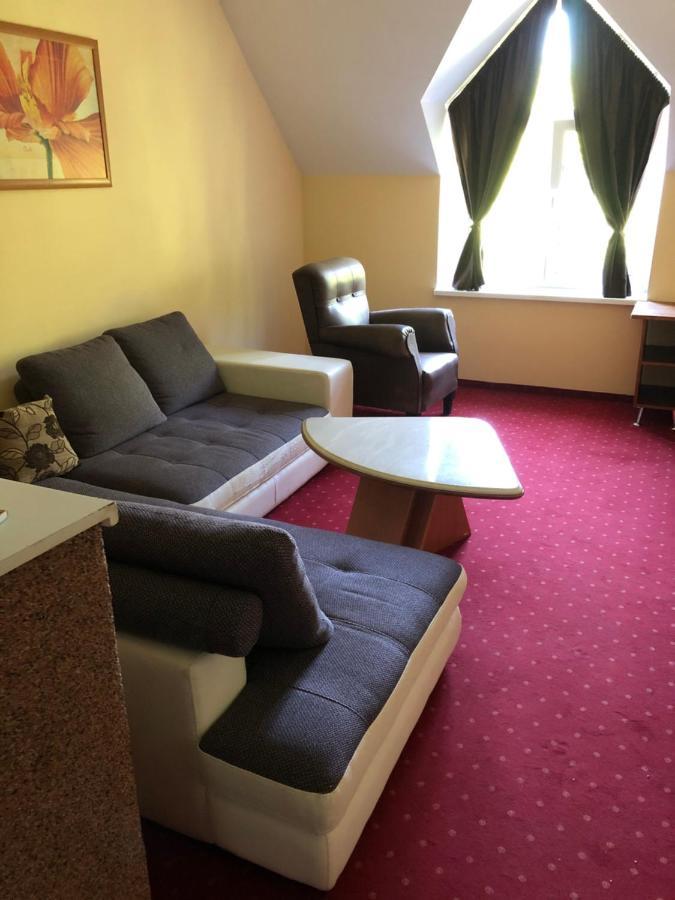 West Hotel