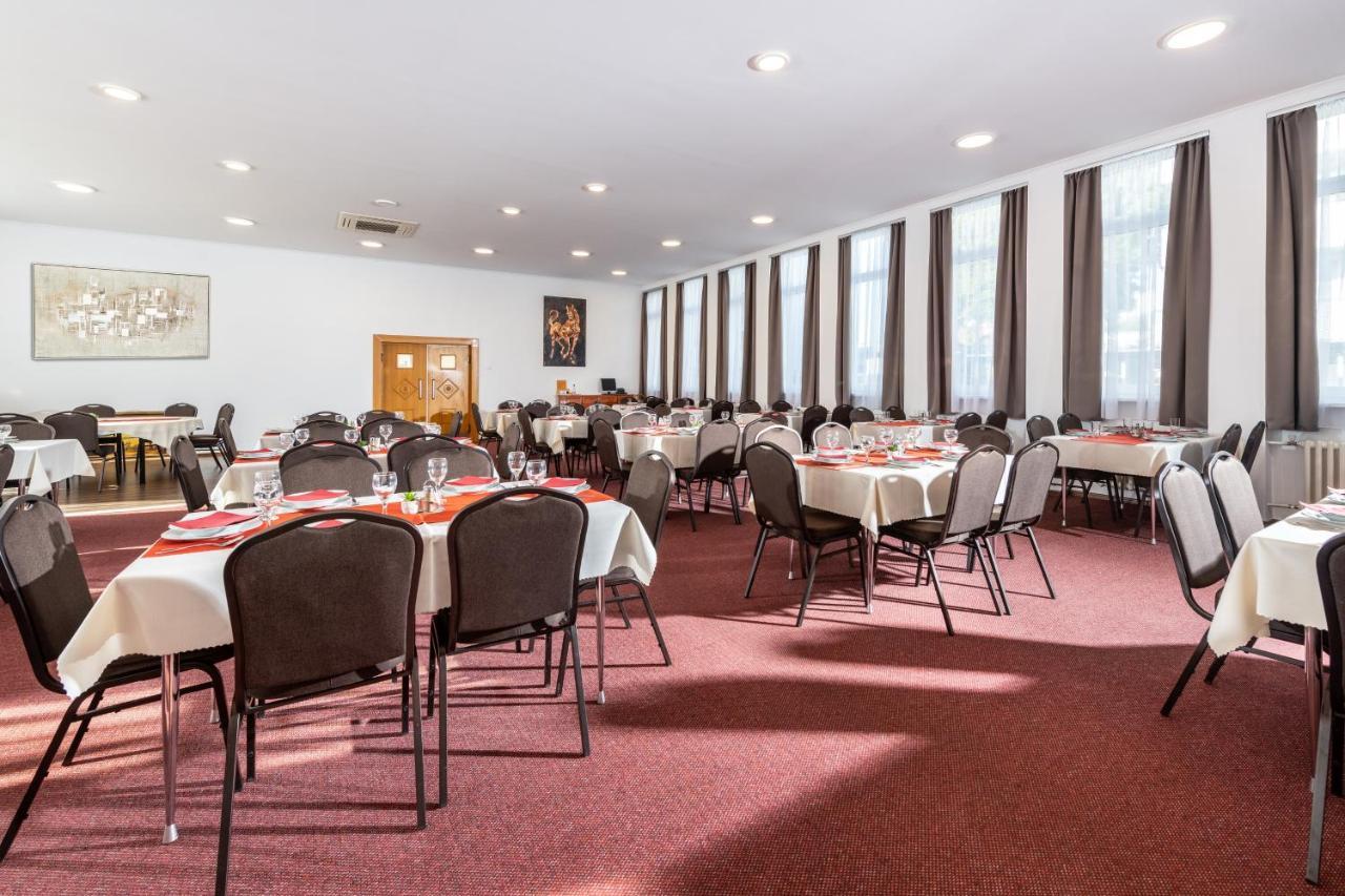 Hotel Hotel Plus 3*