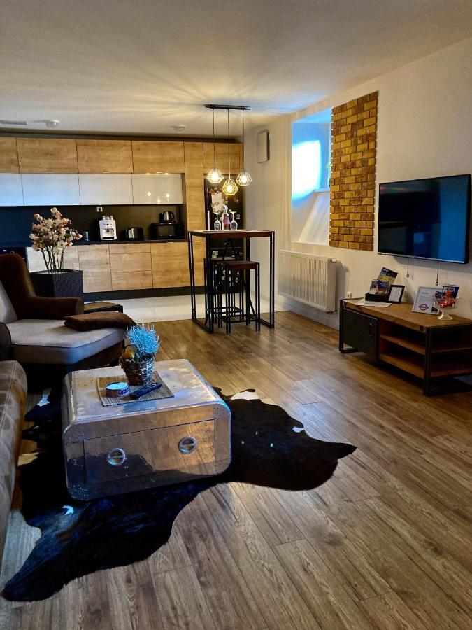 Underground Bratislava-nivy Apartment
